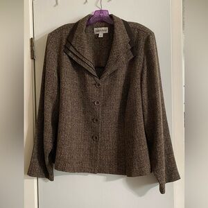 Danny and Nicole Brown Blazer size 18 W new condition no tags have shoulder pads